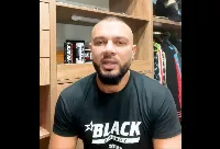 Gáspár Laci dallal válaszol a gyűlölködő kommentelőknek